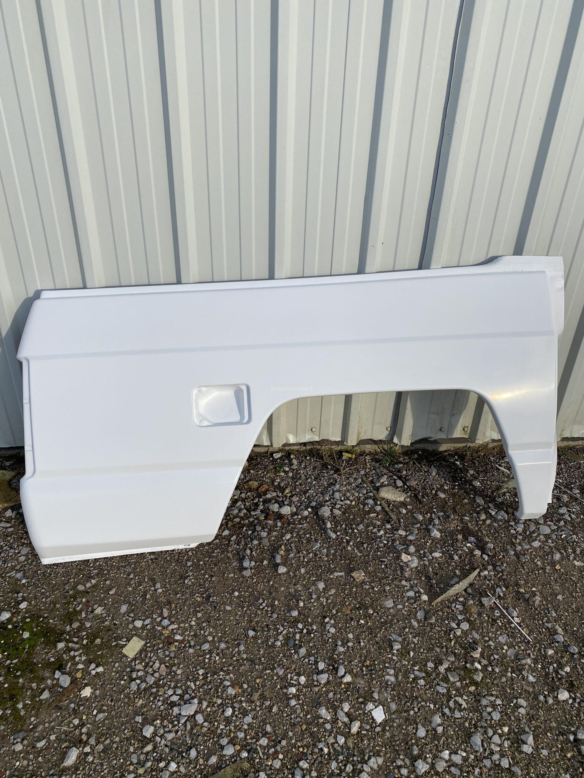 Nissan Patrol 160/260/Baroud Aile arrière droite All Composites